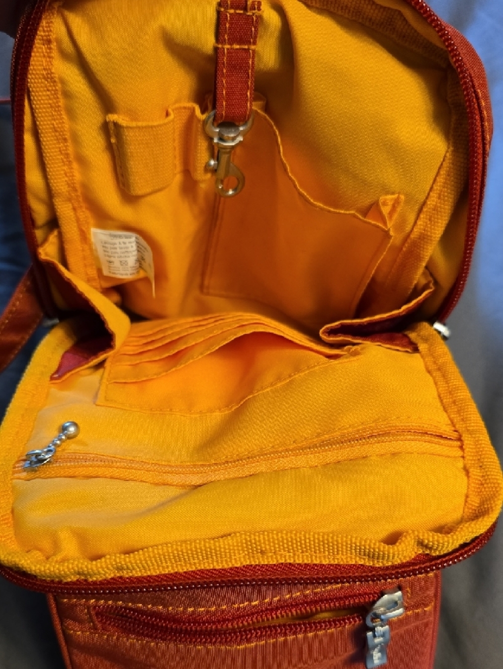 Red Baggallini Crossbody Organizer Bag purse - Picture 5 of 6